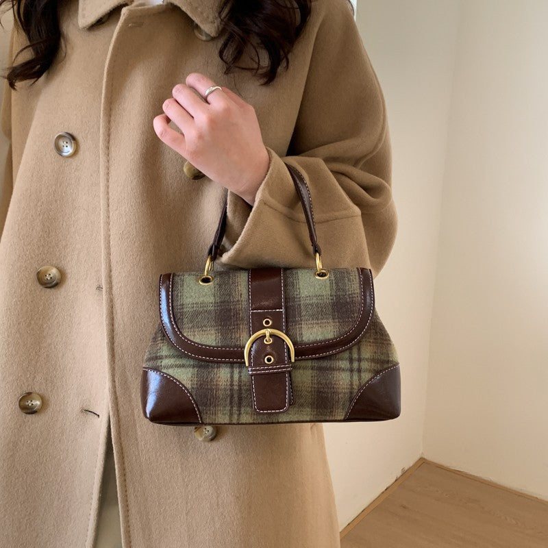 Refined Crossbody Bag for Women – Stylish Leather Shoulder Bag with Modern Design